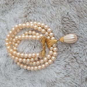Gold and pearl esk necklace